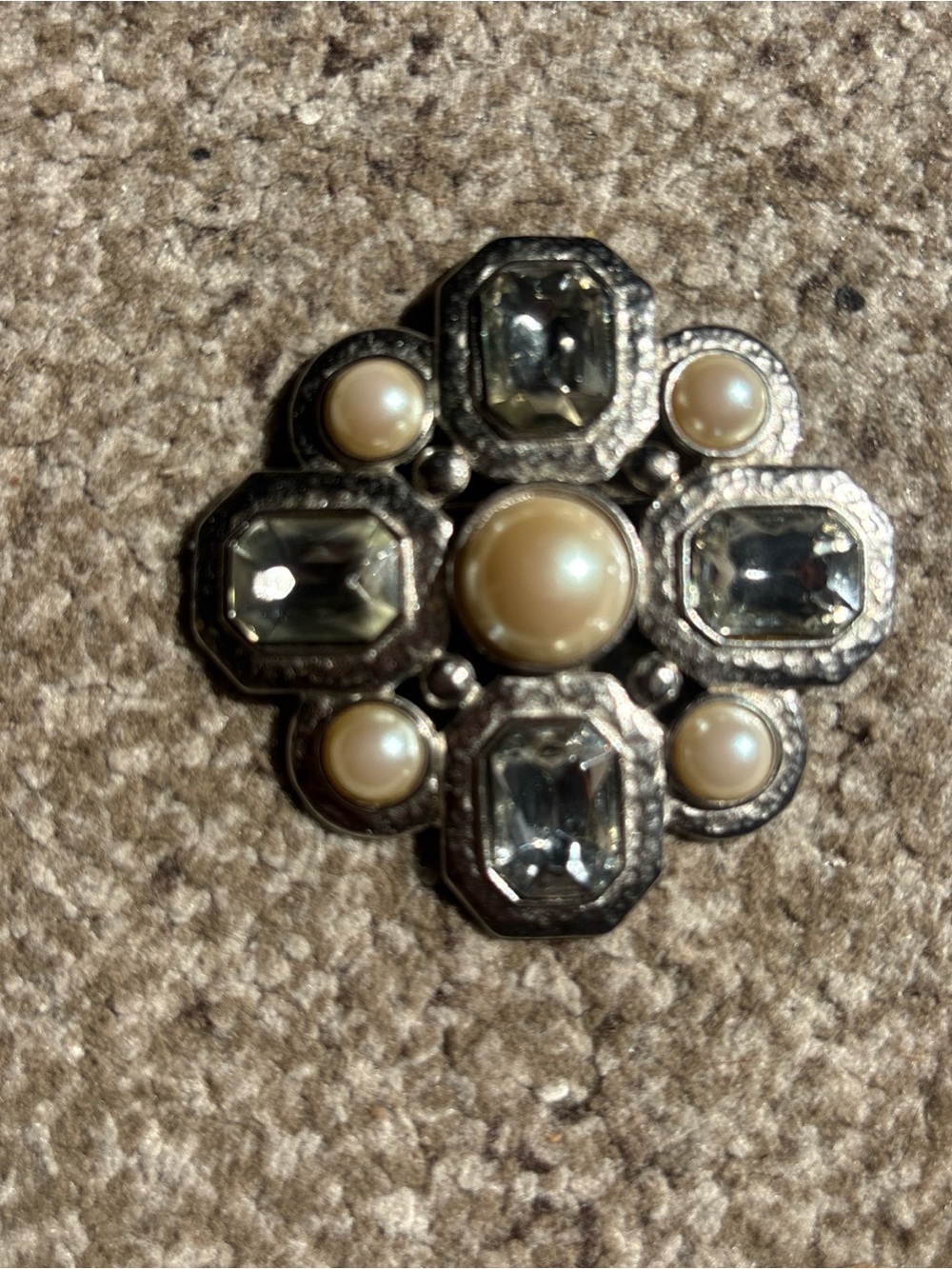 Vintage Signed Craft Clear Crystal Faux Pearl Hammered Silver Tone Brooch Pin